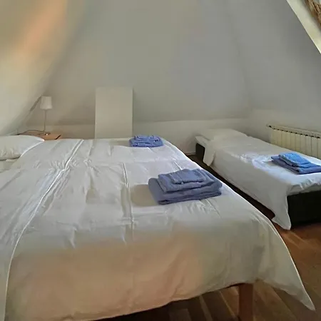 Relaxen Bij Zwembad Met Zicht Over De Cele Vallei *